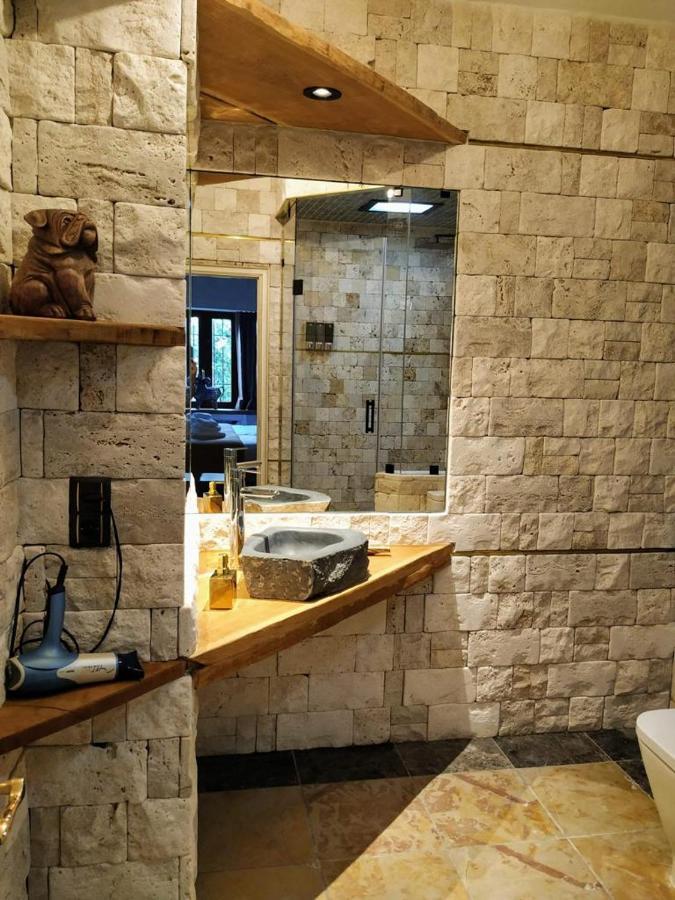 Arunda Luxury Boutique Hotel *